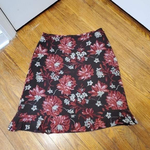 Ann Taylor Floral Print Brown and Red Skirt 100% Silk Size 10 - Picture 2 of 5